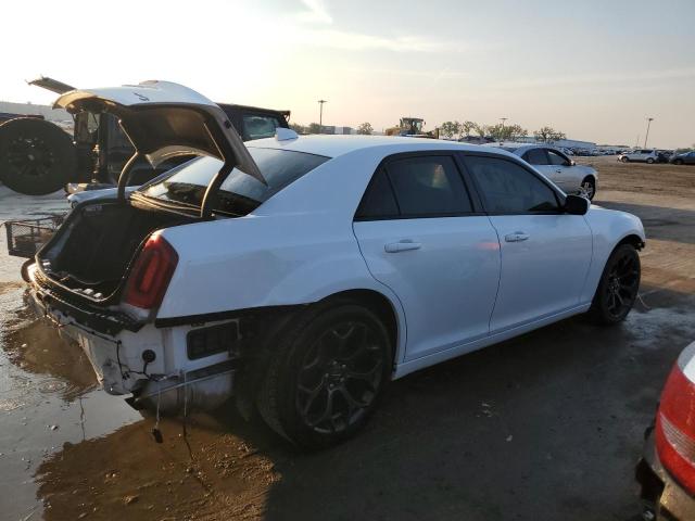 Photo 3 from auction – 2019 CHRYSLER 300 S with VIN 2C3CCABG0KH565985