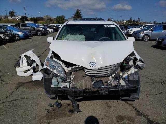 Photo 5 from auction – 2013 TOYOTA SIENNA XLE with VIN 5TDYK3DC4DS369580