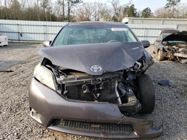 Photo 5 from auction – 2011 TOYOTA SIENNA XLE with VIN 5TDYK3DCXBS004107