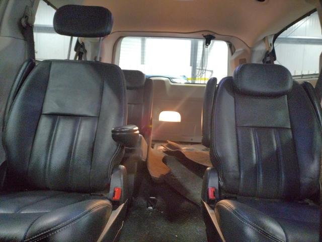Photo 10 from auction – 2010 CHRYSLER TOWN & COU with VIN 2A4RR8D14AR405844