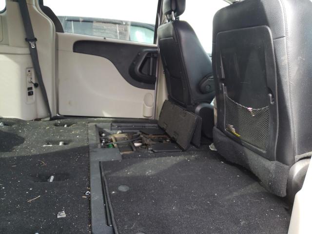 Photo 10 from auction – 2014 CHRYSLER TOWN & COU with VIN 2C4RC1CG2ER461730