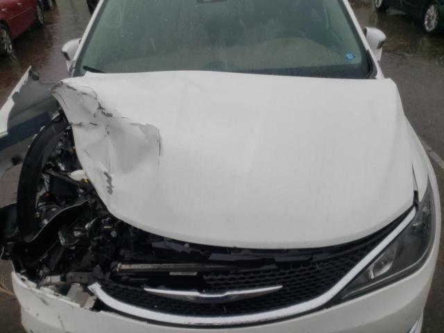 Photo 12 from auction – 2017 CHRYSLER PACIFICA L with VIN 2C4RC1GG5HR530716