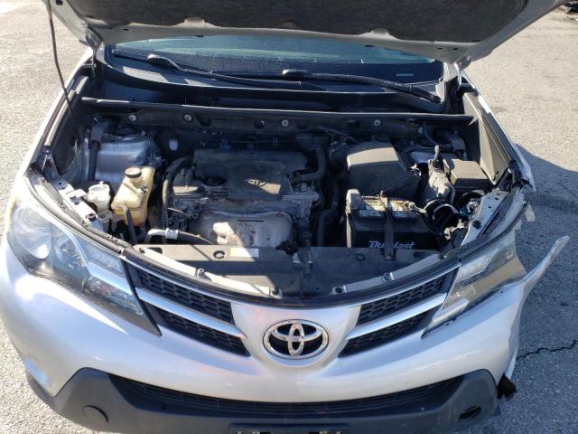 Photo 12 from auction – 2015 TOYOTA RAV4 LE with VIN JTMBFREV4FD157998