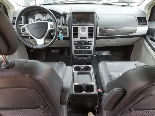 Photo 8 from auction – 2010 CHRYSLER TOWN & COU with VIN 2A4RR5D13AR298929