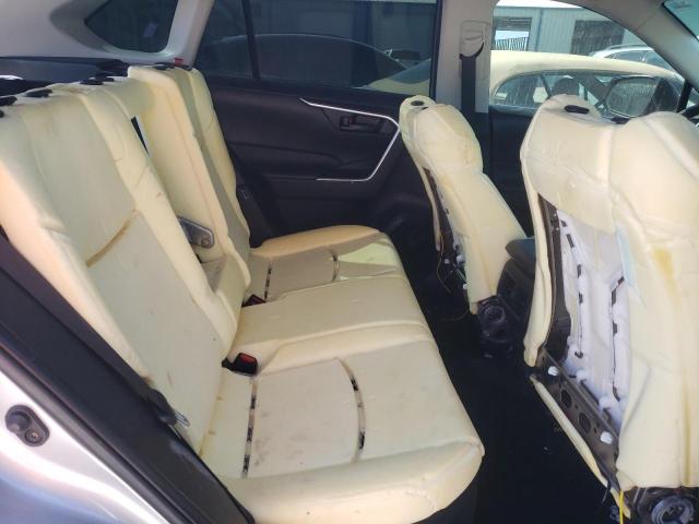 Photo 11 from auction – 2019 TOYOTA RAV4 LE with VIN JTMLWRFV7KD023368