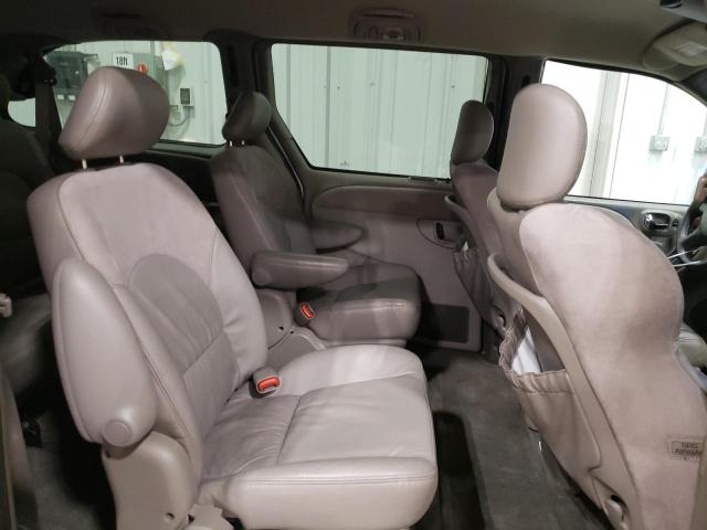 Photo 11 from auction – 2002 CHRYSLER TOWN & COU with VIN 2C8GP64L82R788115
