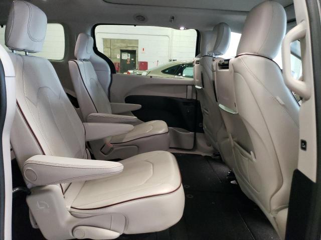 Photo 11 from auction – 2017 CHRYSLER PACIFICA L with VIN 2C4RC1GGXHR599580