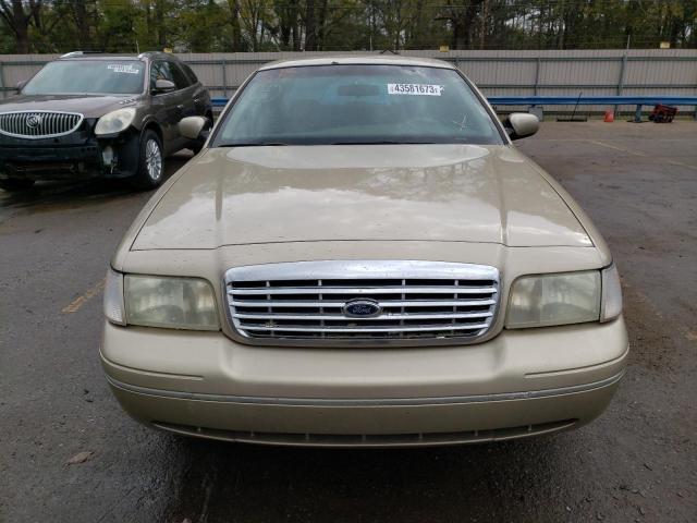 Photo 5 from auction – 2000 FORD CROWN VICT with VIN 2FAFP73W7YX108794