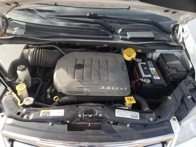 Photo 12 from auction – 2015 CHRYSLER TOWN & COU with VIN 2C4RC1BG3FR552489