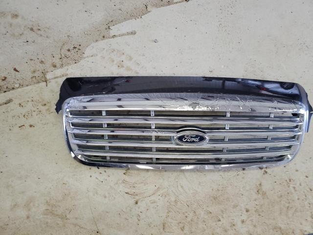 Photo 12 from auction – 2004 FORD CROWN VICT with VIN 2FAFP74W24X104841