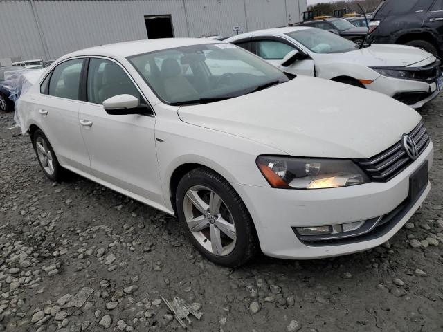 Photo 4 from auction – 2015 VOLKSWAGEN PASSAT S with VIN 1VWAT7A30FC106093