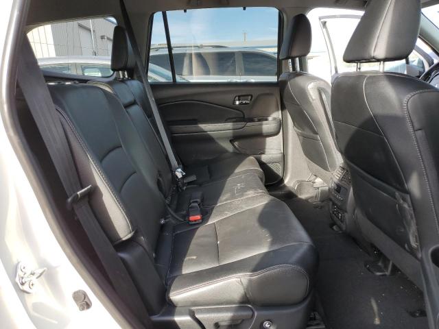 Photo 11 from auction – 2017 HONDA PILOT TOUR with VIN 5FNYF5H93HB048008