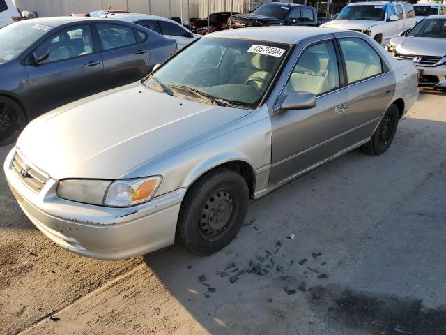 TOYOTA CAMRY CE 2000 with VIN 4T1BG22K8YU691941 - Photo from auction