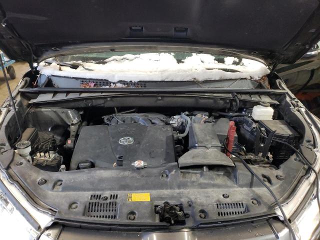 Photo 12 from auction – 2018 TOYOTA HIGHLANDER with VIN 5TDJZRFH9JS553126