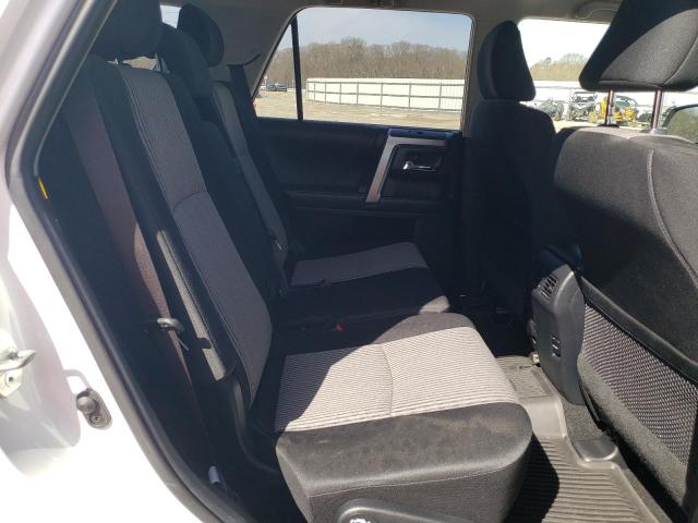 Photo 10 from auction – 2018 TOYOTA 4RUNNER SR with VIN JTEZU5JR4J5186650