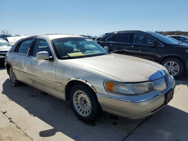 Photo 4 from auction – 2001 LINCOLN TOWN CAR with VIN 1LNHM83W81Y697597