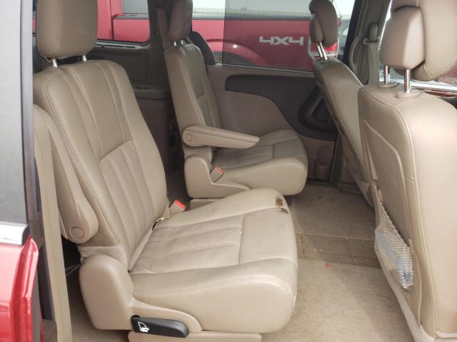 Photo 11 from auction – 2015 CHRYSLER TOWN & COU with VIN 2C4RC1BG2FR546537