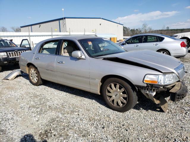 Photo 4 from auction – 2010 LINCOLN TOWN CAR with VIN 2LNBL8CV5AX615759