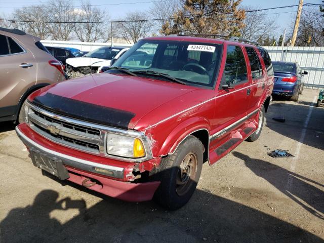 CHEVROLET BLAZER 1996 with VIN 1GNDT13W5T2117054 - Photo from auction