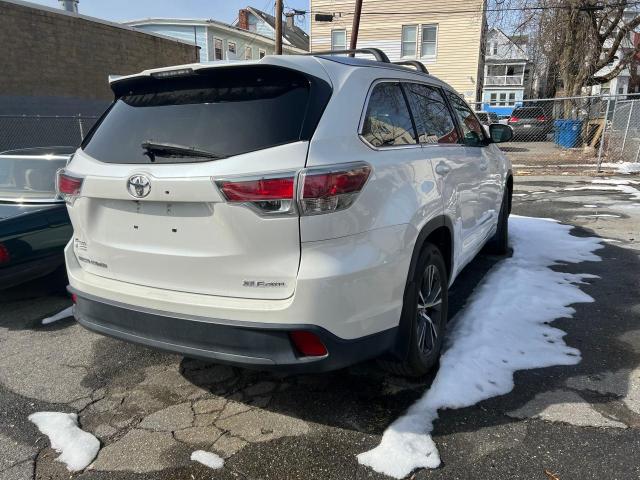 Photo 4 from auction – 2016 TOYOTA HIGHLANDER with VIN 5TDJKRFH3GS348639
