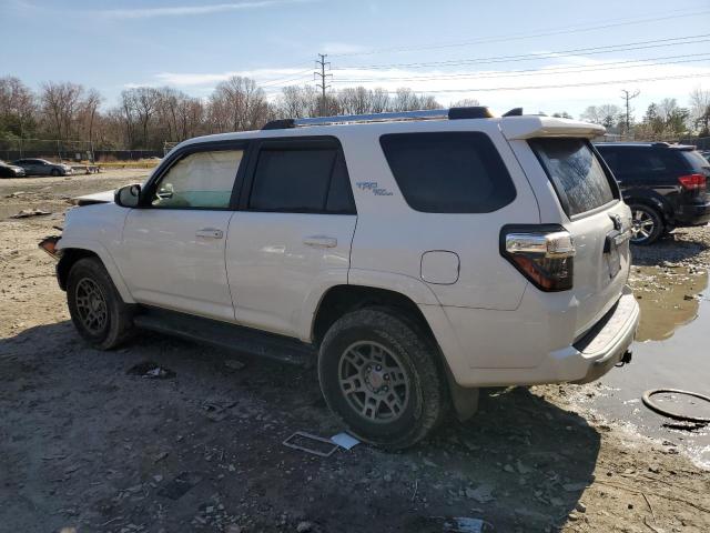 Photo 2 from auction – 2018 TOYOTA 4RUNNER with VIN JTEBU5JR4J5589447