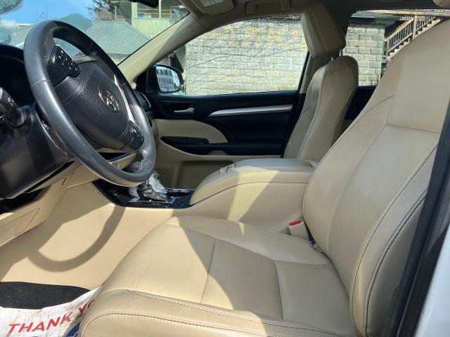 Photo 5 from auction – 2016 TOYOTA HIGHLANDER with VIN 5TDJKRFH3GS348639