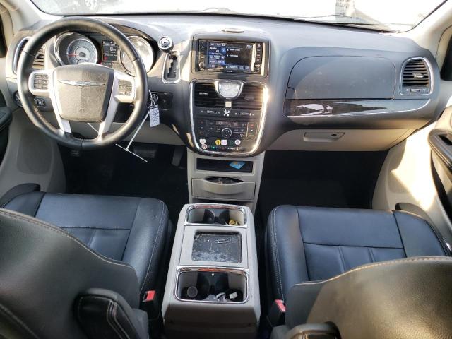 Photo 8 from auction – 2016 CHRYSLER TOWN & COU with VIN 2C4RC1BG6GR259882