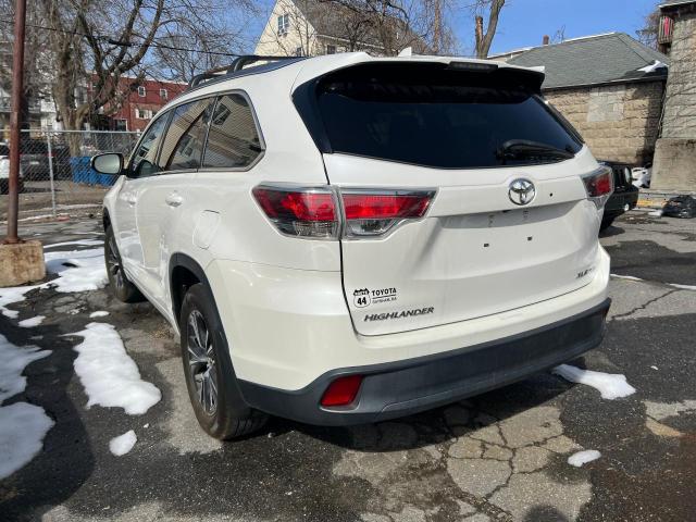 Photo 3 from auction – 2016 TOYOTA HIGHLANDER with VIN 5TDJKRFH3GS348639