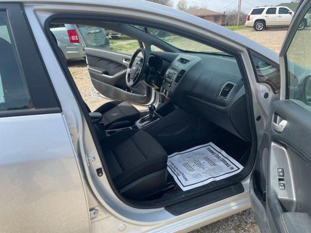 Photo 5 from auction – 2017 KIA FORTE LX with VIN 3KPFK4A71HE095971