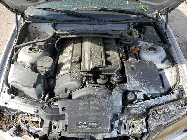 Photo 11 from auction – 2002 BMW 325 I with VIN WBAEV33452KL75569