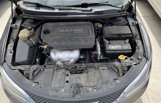 Photo 7 from auction – 2015 CHRYSLER 200 LIMITE with VIN 1C3CCCAB7FN672532