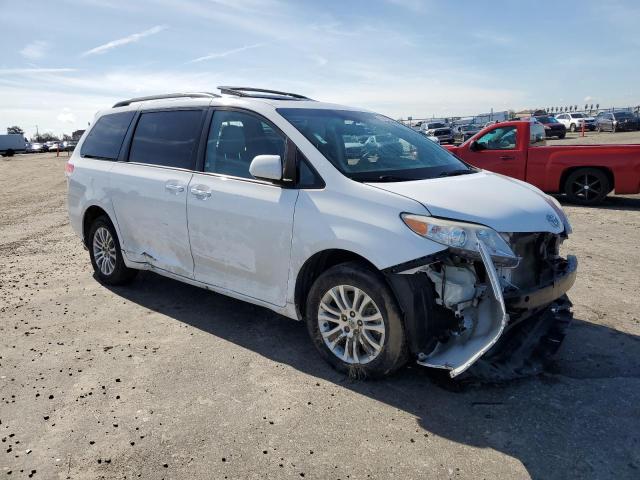 Photo 4 from auction – 2012 TOYOTA SIENNA XLE with VIN 5TDYK3DC1CS231090