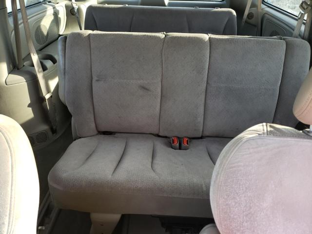 Photo 10 from auction – 2002 CHRYSLER TOWN & COU with VIN 2C8GP64L02R731715