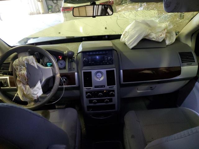 Photo 8 from auction – 2010 CHRYSLER TOWN & COU with VIN 2A4RR5D13AR222000
