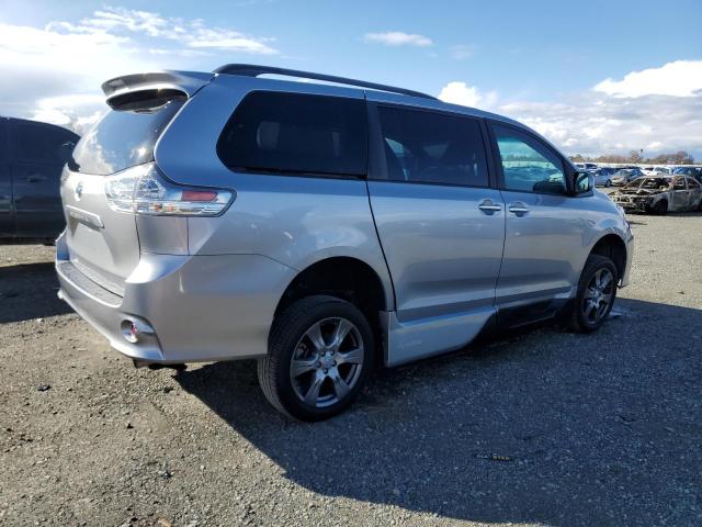 Photo 3 from auction – 2017 TOYOTA SIENNA SE with VIN 5TDXZ3DCXHS813672