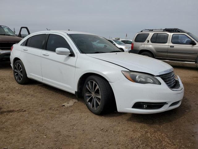 Photo 4 from auction – 2013 CHRYSLER 200 LIMITE with VIN 1C3CCBCG4DN593769