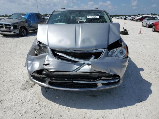 Photo 5 from auction – 2016 CHRYSLER TOWN & COU with VIN 2C4RC1JG3GR104644