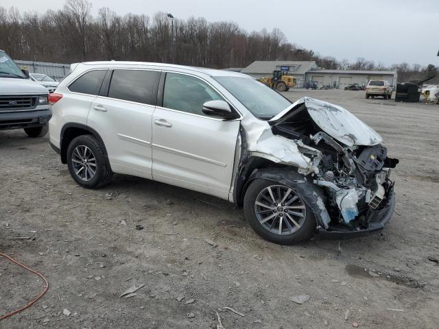 Photo 4 from auction – 2018 TOYOTA HIGHLANDER with VIN 5TDJZRFH2JS499359