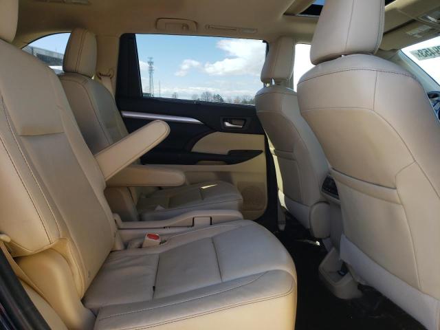 Photo 11 from auction – 2016 TOYOTA HIGHLANDER with VIN 5TDJKRFH7GS240461