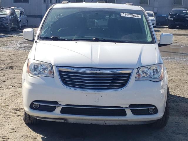 Photo 5 from auction – 2016 CHRYSLER TOWN & COU with VIN 2C4RC1BG6GR252768