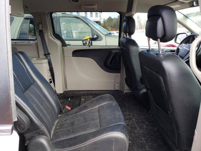 Photo 10 from auction – 2015 CHRYSLER TOWN & COU with VIN 2C4RC1CG7FR506405