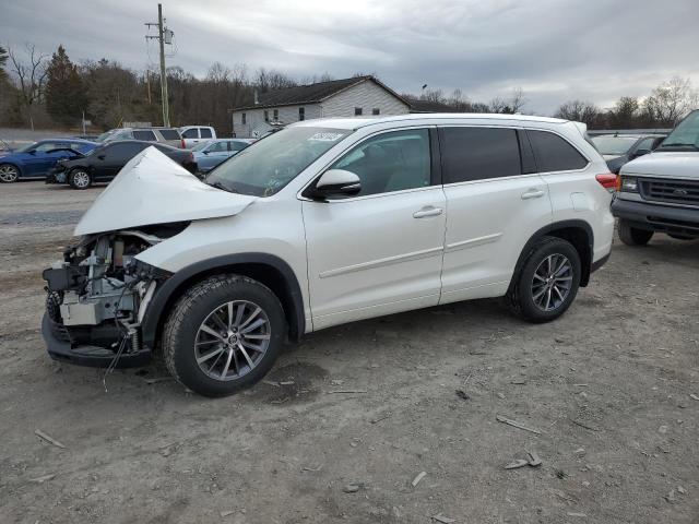 TOYOTA HIGHLANDER 2018 with VIN 5TDJZRFH2JS499359 - Photo from auction