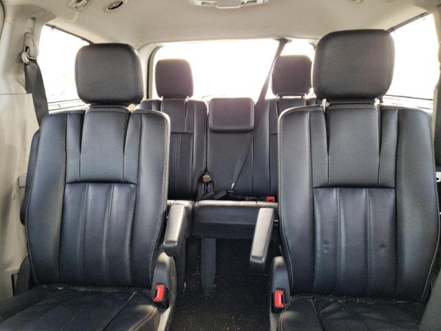 Photo 10 from auction – 2015 CHRYSLER TOWN & COU with VIN 2C4RC1BG9FR698198