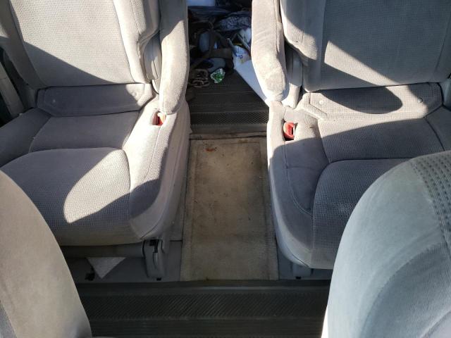 Photo 10 from auction – 2005 TOYOTA SIENNA LE with VIN 5TDBA23C95S031890