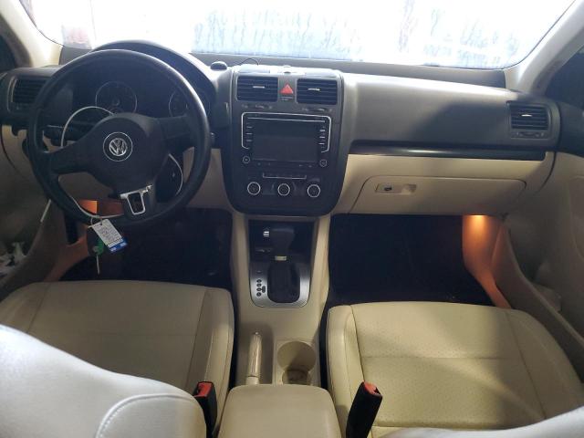 Photo 8 from auction – 2010 VOLKSWAGEN JETTA WOLF with VIN 3VWRJ7AJ3AM024907