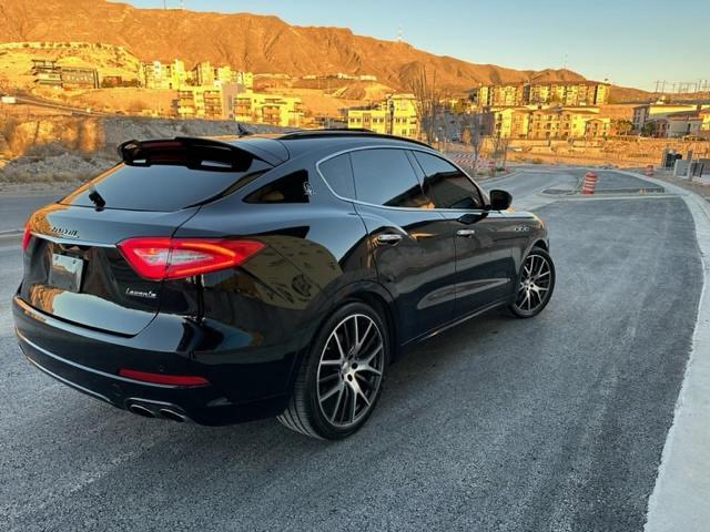 Photo 4 from auction – 2017 MASERATI LEVANTE S with VIN ZN661YUS7HX224532