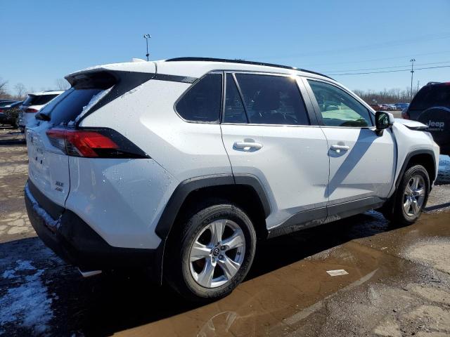 Photo 3 from auction – 2019 TOYOTA RAV4 XLE with VIN JTMP1RFV0KD006105