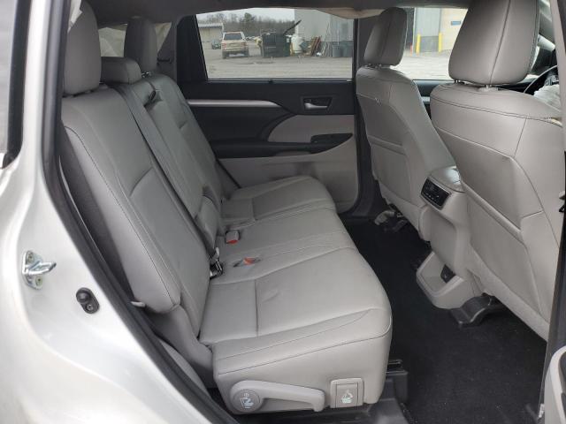 Photo 11 from auction – 2018 TOYOTA HIGHLANDER with VIN 5TDJZRFH2JS499359