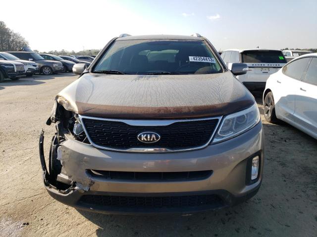 Photo 5 from auction – 2015 KIA SORENTO LX with VIN 5XYKT4A65FG658801