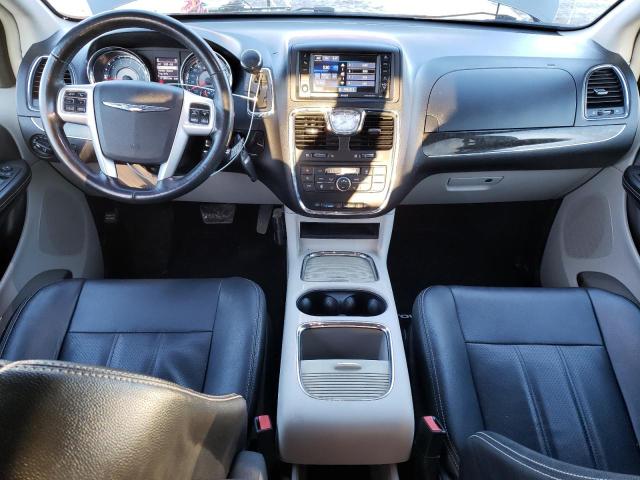Photo 8 from auction – 2016 CHRYSLER TOWN & COU with VIN 2C4RC1CG0GR127005